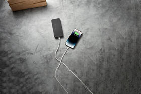 Powerbank Mophie 20W, 20 000 mAh, 1x USB-C PD, 2xUSB-A čierny

 obrázok produktu 5 z 5