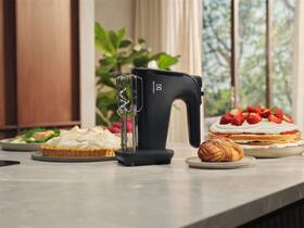 Ručný šľahač Electrolux Mattino 2.0 EHM4B sivý

 obrázok produktu 6 z 6