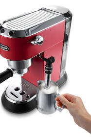 Pákový kávovar De'Longhi EC 685.R červený

 obrázok produktu 3 z 6