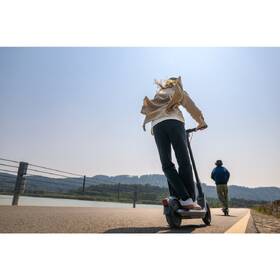 Elektrická kolobežka Segway E2 Pro E čierna

 obrázok produktu 16 z 35