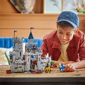 Stavebnica LEGO® Creator 3 v 1 31168 Středověký hrad a rytíři na koních 

 obrázok produktu 3 z 9