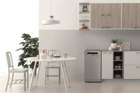 Umývačka riadu Indesit IN2FC10BS7A0S strieborná

 obrázok produktu 9 z 10