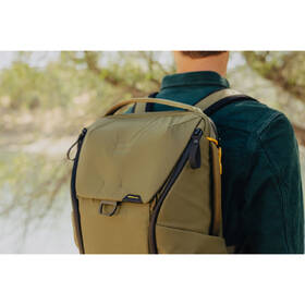Batoh Peak Design Everyday Backpack 20L (v2) khaki

 obrázok produktu 7 z 9