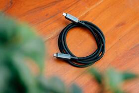 Kábel Verbatim Sync & Charge USB-C/USB-C 240W 40 Gbps 1,2m čierny

 obrázok produktu 3 z 3