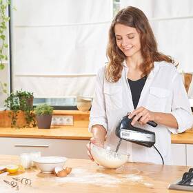 Ručný šľahač Black+Decker BXMX500E čierny/nerez

 obrázok produktu 9 z 12