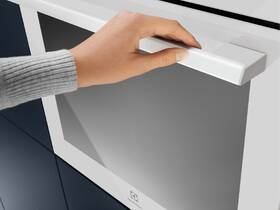Rúra Electrolux EOE7F31V biela

 obrázok produktu 8 z 10