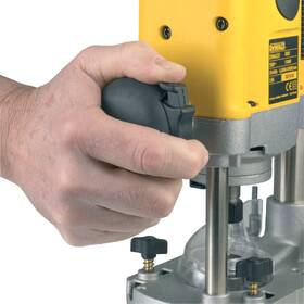 Fréza horná Dewalt DW621KT 1 100W 

 obrázok produktu 4 z 10
