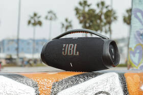 Prenosný reproduktor JBL Boombox 3 čierny

 obrázok produktu 13 z 13