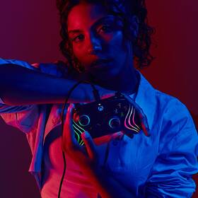 Gamepad PDP Afterglow Wave RGB Wired Controller pre Xbox One/Series sivý

 obrázok produktu 3 z 3