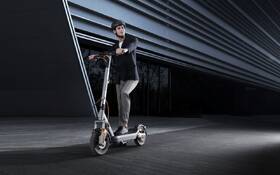 Elektrická kolobežka Xiaomi Scooter 6 Max čierna/sivá

 obrázok produktu 7 z 10