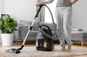 Podlahový vysávač Sencor SVC 9300BK 

 obrázok produktu 33 z 34