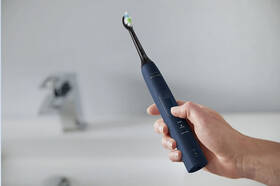 Zubná kefka Philips Sonicare 5100 HX6851/53 Navy 

 obrázok produktu 3 z 4
