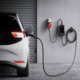 Nabíjacia stanica dé pro elektromobily 22kW s 10m kabelem, verze s CZ aplikací čierna

 obrázok produktu 3 z 7