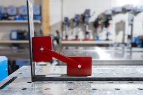 Magnetické držiaky Güde 22 kg 

 obrázok produktu 3 z 3