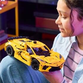 Stavebnica LEGO® Technic 42205 Chevrolet Corvette Stingray 

 obrázok produktu 8 z 9
