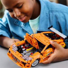 Stavebnica LEGO® Technic 42204 Fast and Furious Toyota Supra MK4 

 obrázok produktu 7 z 9