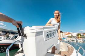Chladiaci box Coleman 70QT CHEST biely

 obrázok produktu 6 z 9