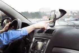 Držiak na mobil GoGEN s bezdrôtovým nabíjaním, fastcharge, 10W čierny

 obrázok produktu 5 z 5