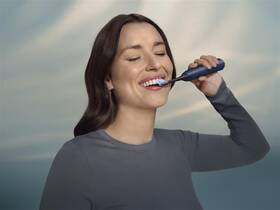 Zubná kefka Philips HX7423/01 modrá

 obrázok produktu 12 z 19