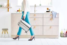 Odpadkový kôš Brabantia 112041 MAT 12 l 

 obrázok produktu 6 z 7