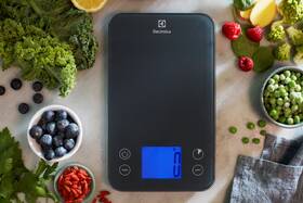 Kuchynská váha Electrolux BKS1 čierna

 obrázok produktu 4 z 7