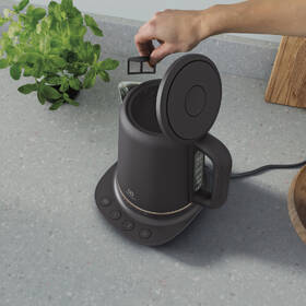 Rýchlovarná kanvica Electrolux E7K1-6BP 

 obrázok produktu 4 z 6