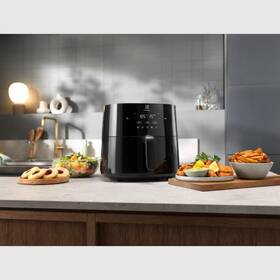 Fritéza teplovzdušná Electrolux EAF3B čierna

 obrázok produktu 5 z 5