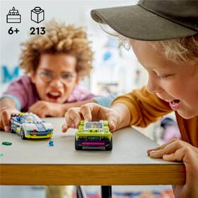 Stavebnica LEGO® City 60415 Honička policejního auta a sporťáku 

 obrázok produktu 4 z 8