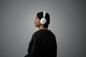 Headset SteelSeries Arctis Nova 3 WL biely

 obrázok produktu 8 z 18