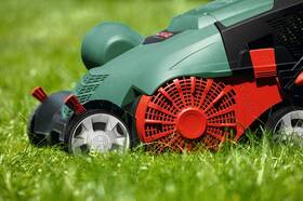 Vertikutátor Bosch UniversalVerticut 1100 

 obrázok produktu 2 z 4