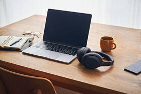 Slúchadlá Sony WH-1000XM4 čierna

 obrázok produktu 11 z 16
