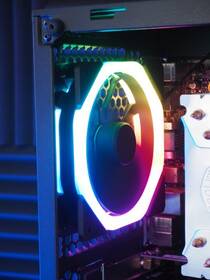 Case Genesis Irid 400 RGB čierna

 obrázok produktu 5 z 6