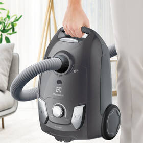 Podlahový vysávač Electrolux EEG44IGM sivý

 obrázok produktu 4 z 9