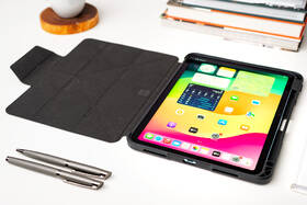 Puzdro na tablet ER CASE Flip Folio na Apple iPad Pro 13" (M3, M4) čierne

 obrázok produktu 3 z 3