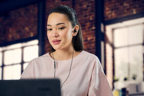 Slúchadlá Panasonic RP-TCM225, USB-C čierna

 obrázok produktu 4 z 4