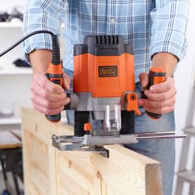 Fréza horná Black-Decker KW1200E-QS 

 obrázok produktu 6 z 6