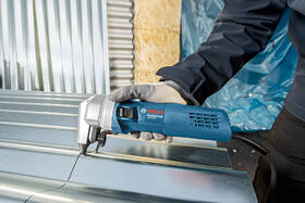 Nožnice na plech Bosch Professional GNA 75-16 

 obrázok produktu 2 z 5