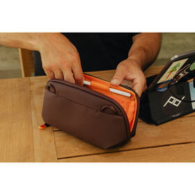 Puzdro Peak Design Tech Pouch Small 1L vínovej

 obrázok produktu 4 z 5