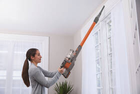 Tyčový vysávač Black-Decker BHFEV182C-QW (s batériou) 

 obrázok produktu 11 z 19
