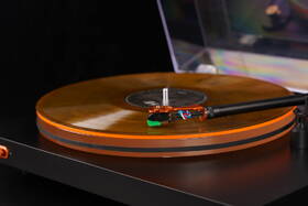 Gramofón Fosi Audio Luna 3 čierny/oranžový

 obrázok produktu 4 z 15