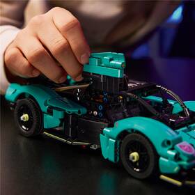 Stavebnica LEGO® Technic 42208 Aston Martin Valkyrie 

 obrázok produktu 6 z 9