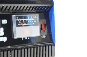 Nabíjačka autobatérií Compass 8 Amp 6/12 V 

 obrázok produktu 2 z 6