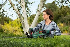 Nožnice na živý plot Bosch UniversalHedgeCut 18-50 (bez batérie) 

 obrázok produktu 2 z 3
