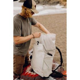Batoh Peak Design Outdoor Backpack 45L biely

 obrázok produktu 9 z 12