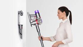 Tyčový vysávač Dyson V8 Absolute 2023 strieborný

 obrázok produktu 4 z 6