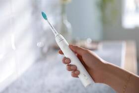 Zubná kefka Philips HX3671/13 biela

 obrázok produktu 4 z 7
