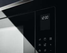 Mikrovlnná rúra Electrolux LMS4253TMK čierna

 obrázok produktu 2 z 6