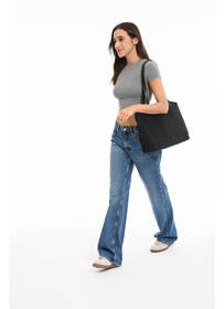 Taška tomtoc Versatile - T23 Laptop Tote Bag M čierna

 obrázok produktu 17 z 19