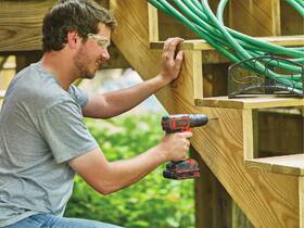 Vŕtací skrutkovač Black-Decker BDCDC18BAFC-QW (s batériou) 

 obrázok produktu 3 z 4