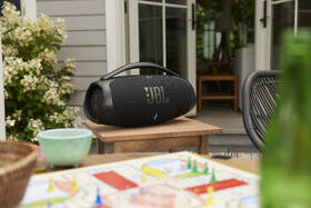 Prenosný reproduktor JBL Boombox 3 WIFI čierny

 obrázok produktu 10 z 12
